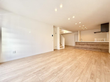 ���r���O ���������R�Ɖ�b�����܂��A�S�n�悢�ЂƂƂ�