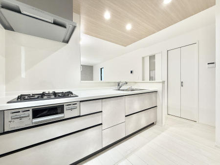 �L�b�`�� �������Ƒ����J��[�߂�A������̂���L�b�`��