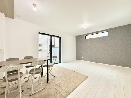 ���r���O ���������S�n�̂����A���z�̃��r���O