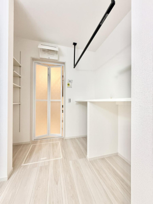 ���̑����� �ݔ����V��⎞�Ԃ��C�ɂ������󕨂������A���O������ߗނ����܂��B