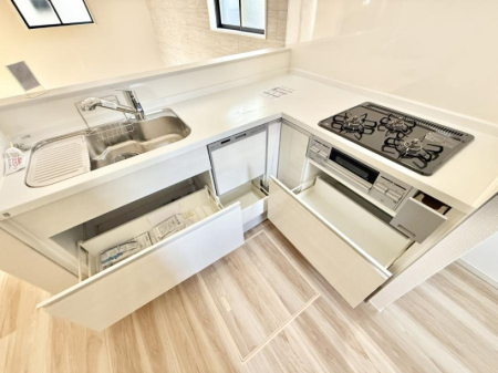 �L�b�`�� �����������������Ԃ����܂��A�Ί炠�ӂ��L�b�`��