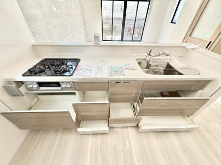 �L�b�`�� �������Ƒ����J��[�߂�A������̂���L�b�`��