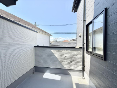 �o���R�j�[ ������ �G�߂̈ڂ낢����������J���I�ȋ�Ԃł�