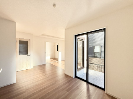 ���r���O ���������R�Ɖ�b�����܂��A�S�n�悢�ЂƂƂ�