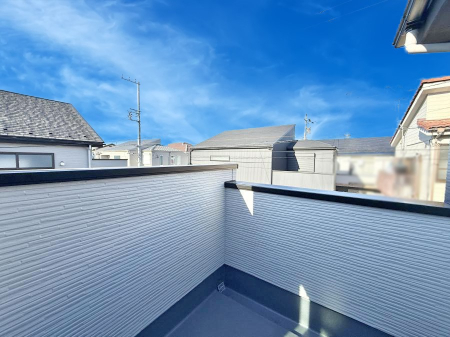 �o���R�j�[ ������ �G�߂̈ڂ낢����������J���I�ȋ�Ԃł�