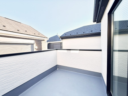 �o���R�j�[ ������ �G�߂̈ڂ낢����������J���I�ȋ�Ԃł�