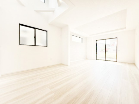 ���r���O ���������S�n�̂����A���z�̃��r���O