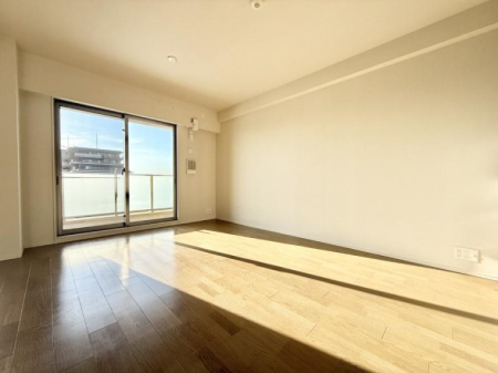 ���r���O ���������S�n�̂����A���z�̃��r���O