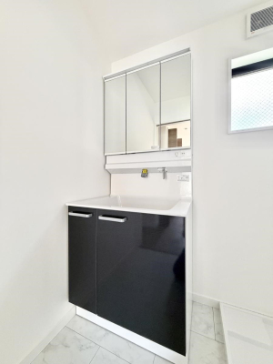 ʑEʏ Ƒ݂Ȃg₷zuł