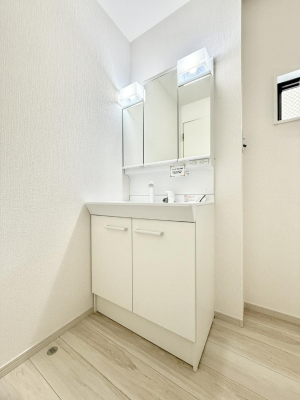 ʑEʏ Ƒ݂Ȃg₷zuł