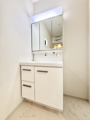 ʑEʏ 邢ʏ͖̎yłႢł