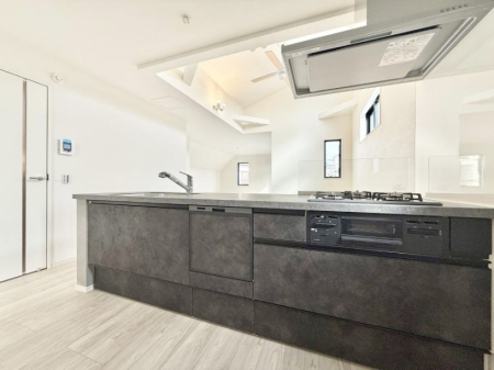 �L�b�`�� �����������������Ԃ����܂��A�Ί炠�ӂ��L�b�`��