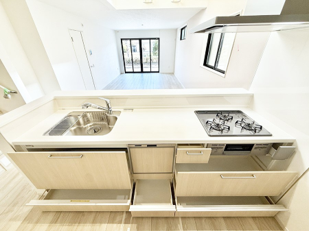 �L�b�`�� �����������������Ԃ����܂��A�Ί炠�ӂ��L�b�`��