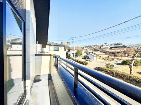 �o���R�j�[ ������ ���R��g�߂Ɋ�����A�J���I�ȃo���R�j�[