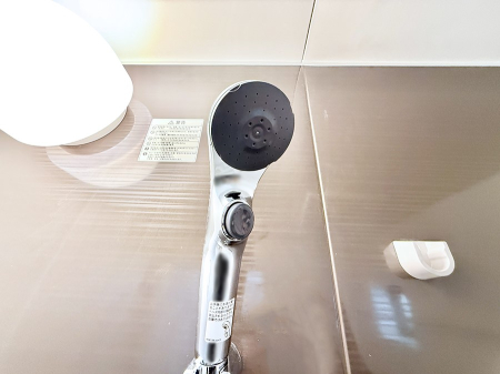 ���̑����� �ݔ����킴�킴�V�����[�����̃��o�[�܂Ŏ��L�΂��K�v���Ȃ��A�ȒP�Ɏ~���ł���