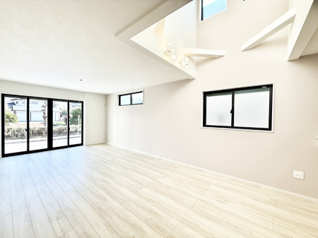 ���r���O �����������������Ɠ��ʂɂ���A�e���̋��