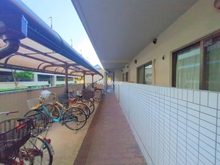 ���̑� �O�ρ��~�n���ɒ��֏���������Ă���A���]�Ԃ̗��p���X���[�Y�ł�