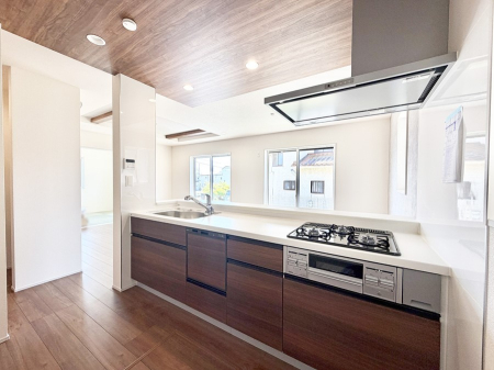 �L�b�`�� �����������������Ԃ����܂��A�Ί炠�ӂ��L�b�`��