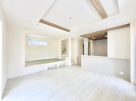 ���r���O ����