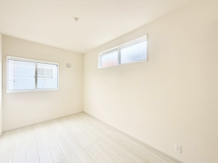 �Q�� ����