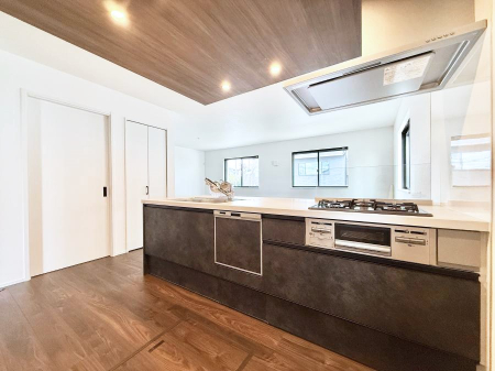 �L�b�`�� �����������������Ԃ����܂��A�Ί炠�ӂ��L�b�`��