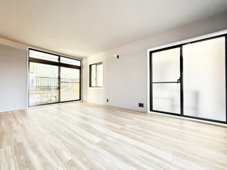 ���r���O ���������R�Ɖ�b�����܂��A�S�n�悢�ЂƂƂ�