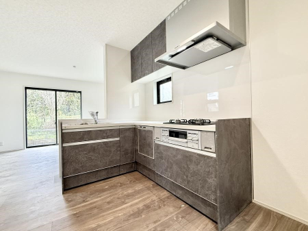 �L�b�`�� �����������������Ԃ����܂��A�Ί炠�ӂ��L�b�`��