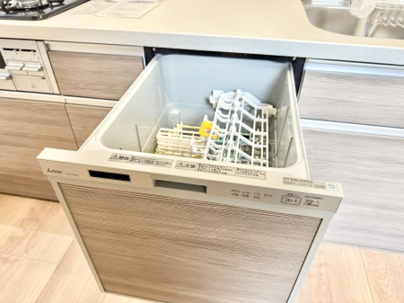 ���̑����� �ݔ�����ԂȂ����I�H����s�J�s�J�Ɏd�グ�Ă���܂�