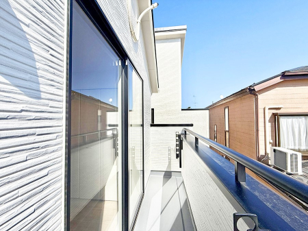 �o���R�j�[ ������ ���R��g�߂Ɋ�����A�J���I�ȃo���R�j�[