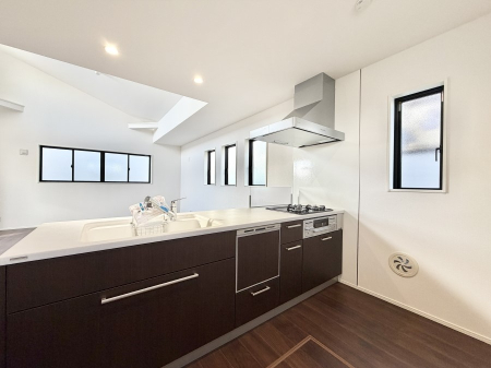 �L�b�`�� ���������y���݂ƐH�ׂ�K����͂���L�b�`��