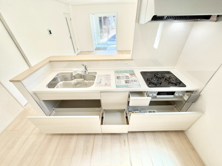 �L�b�`�� �������Ƒ����J��[�߂�A������̂���L�b�`��