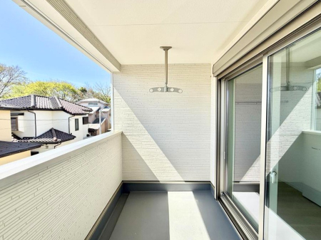 �o���R�j�[ ������ �G�߂̈ڂ낢����������J���I�ȋ�Ԃł�