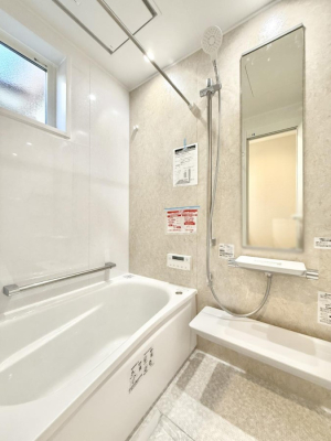 ���� �����������������F�����̕ǖʁA������芰����o�X���[��