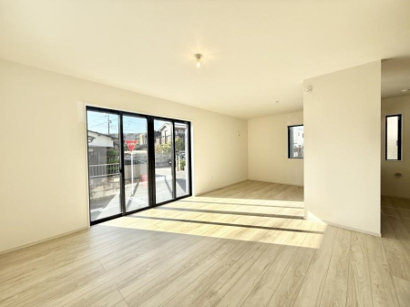 ���r���O ���������R�Ɖ�b�����܂��A�S�n�悢�ЂƂƂ�