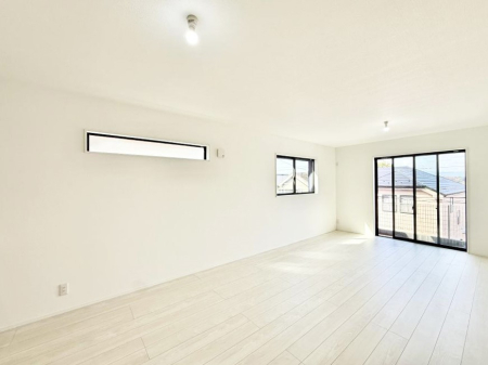 ���r���O ���������났�ƏΊ炪�W�܂�A�S���܂郊�r���O