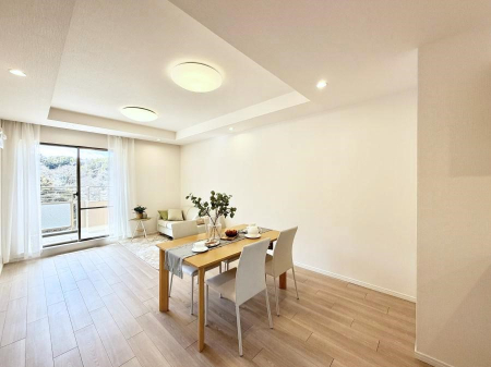 ���r���O ���������R�Ɖ�b�����܂��A�S�n�悢�ЂƂƂ�