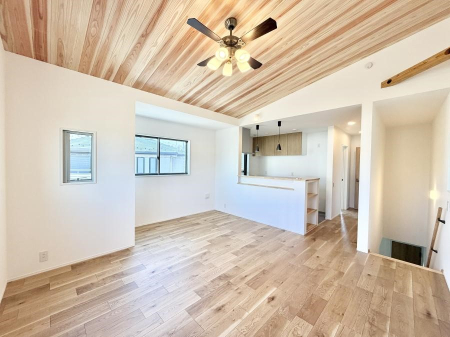 ���r���O ���������났�ƏΊ炪�W�܂�A�S���܂郊�r���O