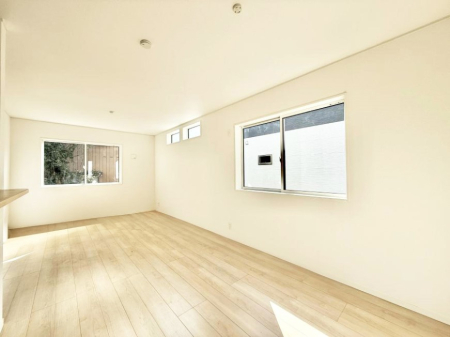 ���r���O ����