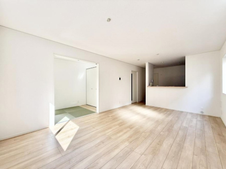 ���r���O ����