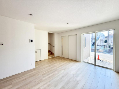 ���r���O ���������S�n�̂����A���z�̃��r���O