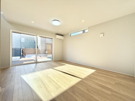 ���r���O ���������C�ɓ���̏ꏊ�ŁA�̂�т�Ƃ������Ԃ�