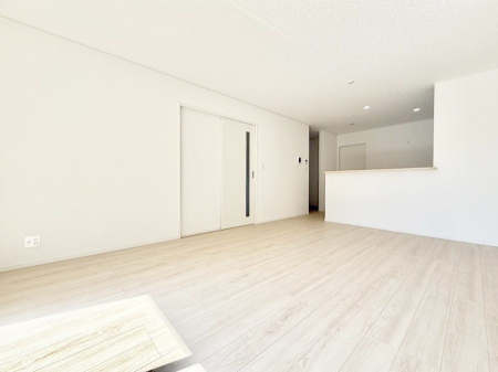 ���r���O ���������S�n�̂����A���z�̃��r���O