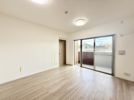 ���r���O ���������S�n�̂����A���z�̃��r���O