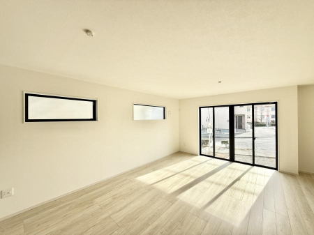 ���r���O ���������S�n�̂����A���z�̃��r���O