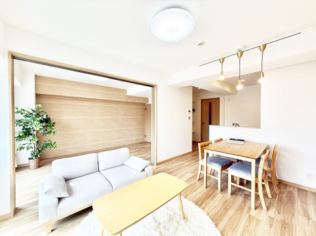 ���r���O ���������났�ƏΊ炪�W�܂�A�S���܂郊�r���O