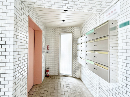 ���̑� �O�ρ��}���V�����̃��[���R�[�i�[�͂��ꂢ�ɂ���Ă��܂��B