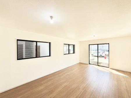 ���r���O ����