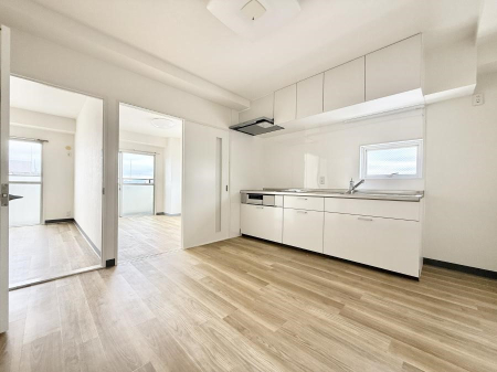 ���r���O �����������������Ɠ��ʂɂ���A�e���̋��