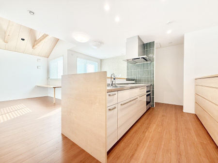 �L�b�`�� ���������y���݂ƐH�ׂ�K����͂���L�b�`��