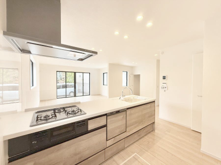 �L�b�`�� �����������������Ԃ����܂��A�Ί炠�ӂ��L�b�`��